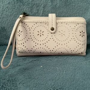The Sak Tan Silverlake Floral Zip-Around Wristlet – Boho Chic & Everyday Ready